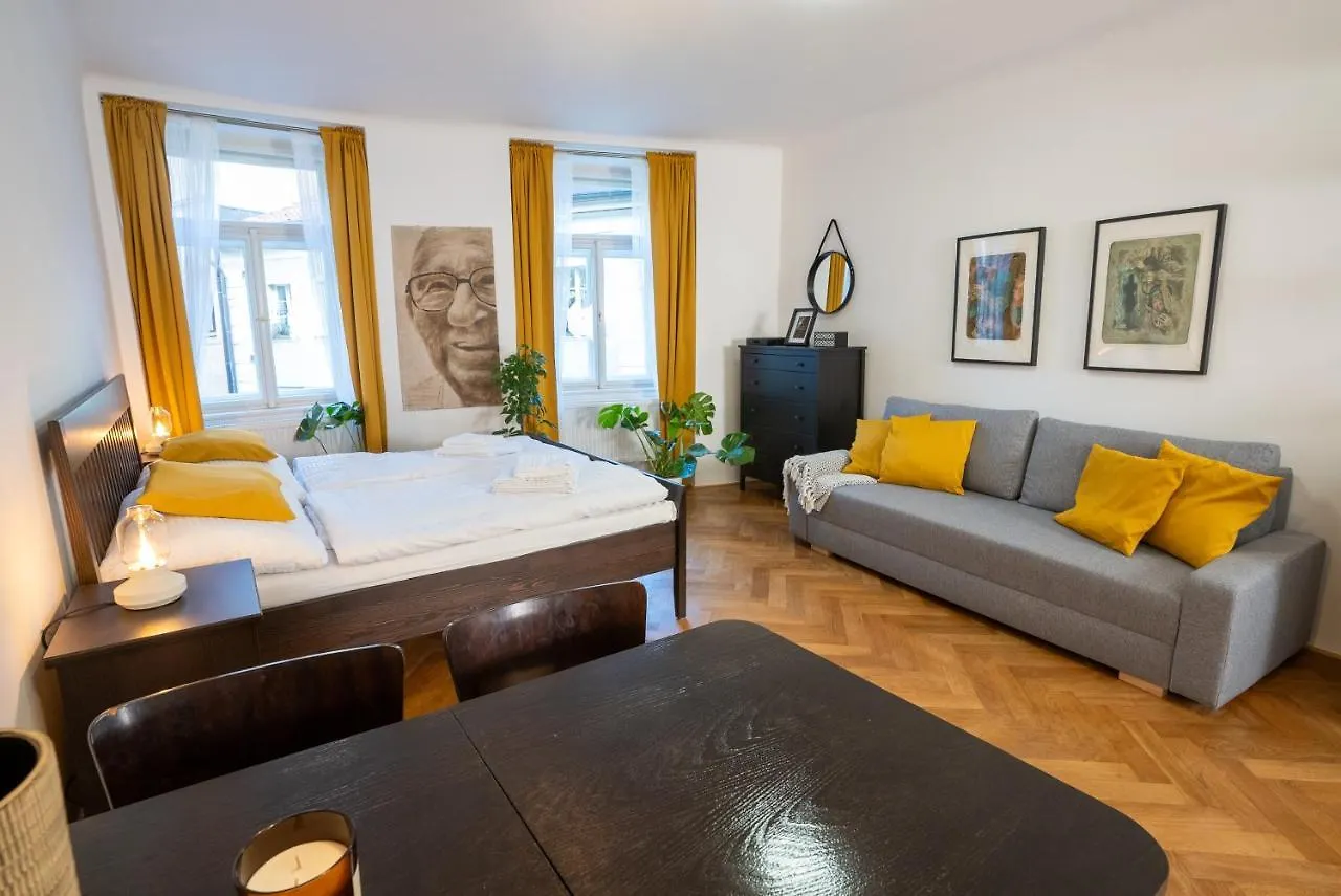 White Wolf House Hostel & Apartments Praga República Checa