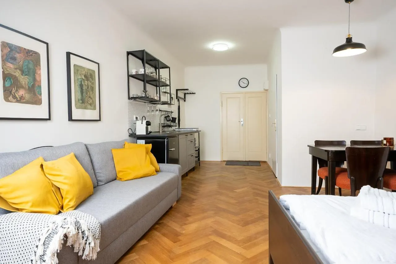 White Wolf House Hostel & Apartments Praga
