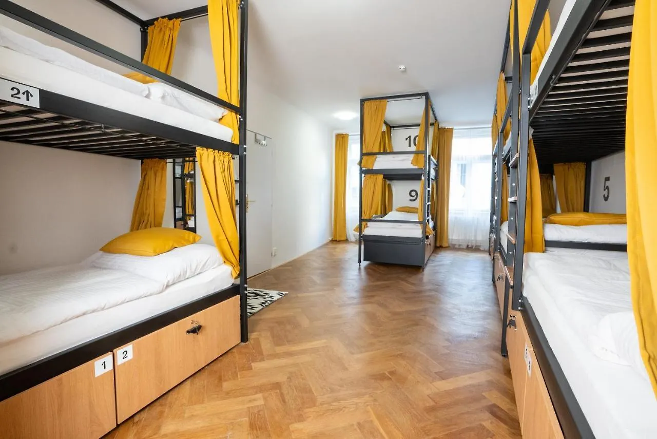 White Wolf House Hostel & Apartments Praga