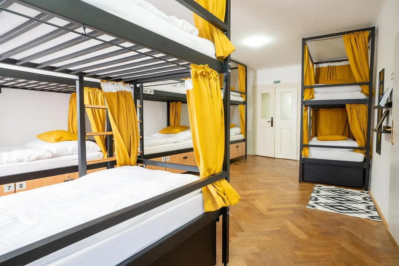White Wolf House Hostel & Apartments Praga