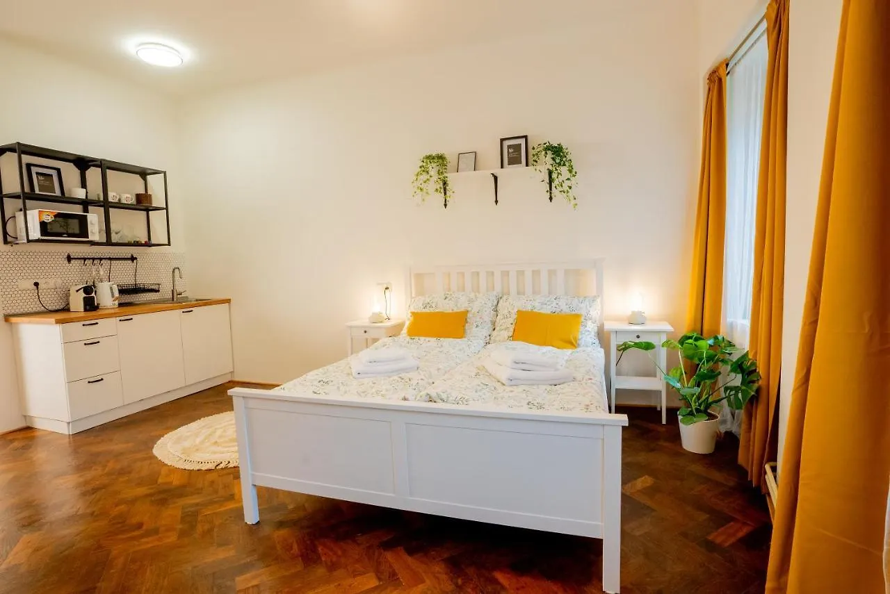 White Wolf House Hostel & Apartments Praga República Checa