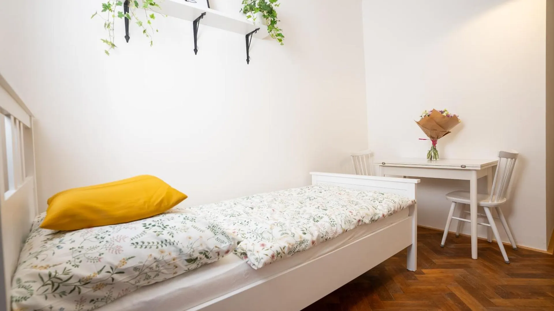 White Wolf House Hostel & Apartments Praga